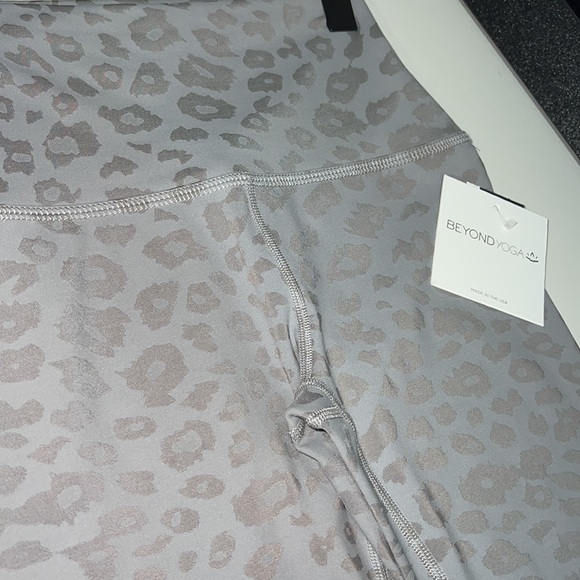 Beyond Yoga Leggings - Picture 3 of 3